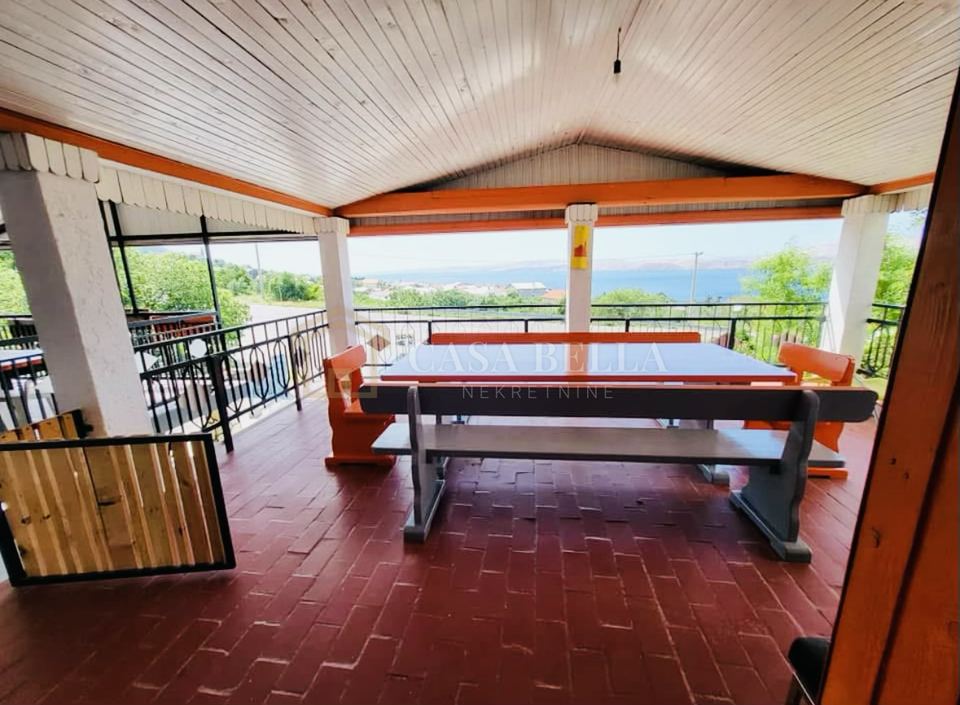 Kuća u Karlobagu, 450m², slika 2