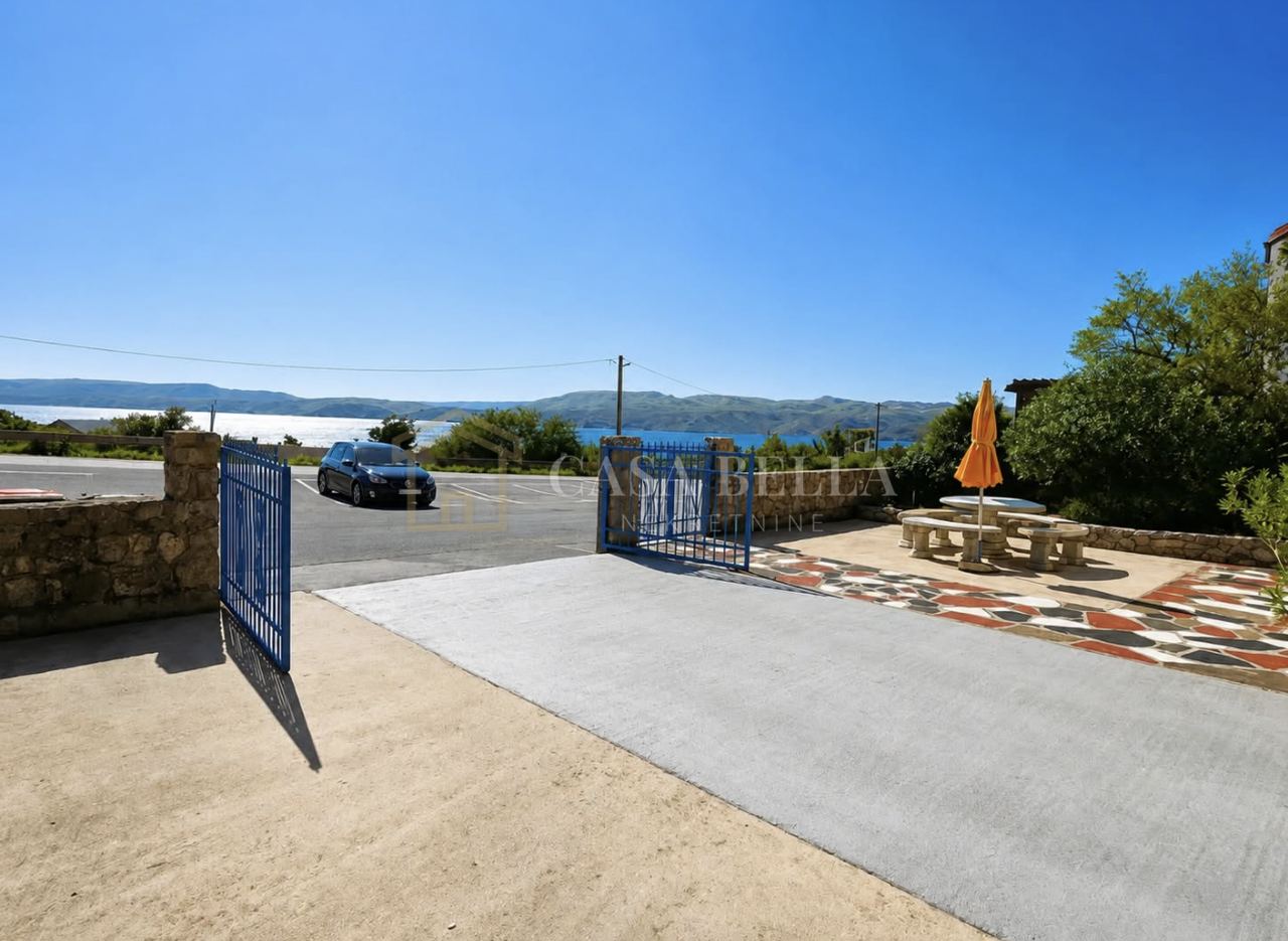 Kuća u Karlobagu, 450m², slika 4