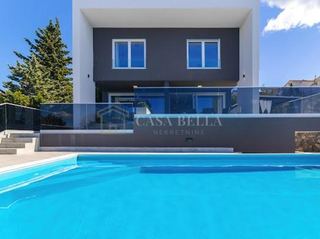 Casa u Novi Vinodolskiu, 280m², 4 sobe, slika 2