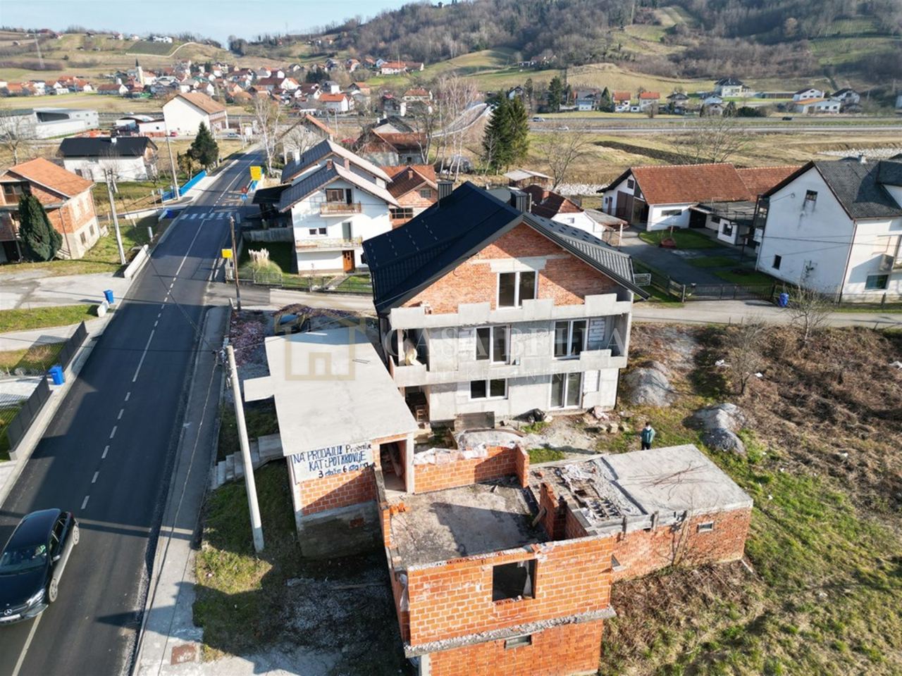 Haus u Sveti Križ Začretju, 350m², 9 soba, slika 2