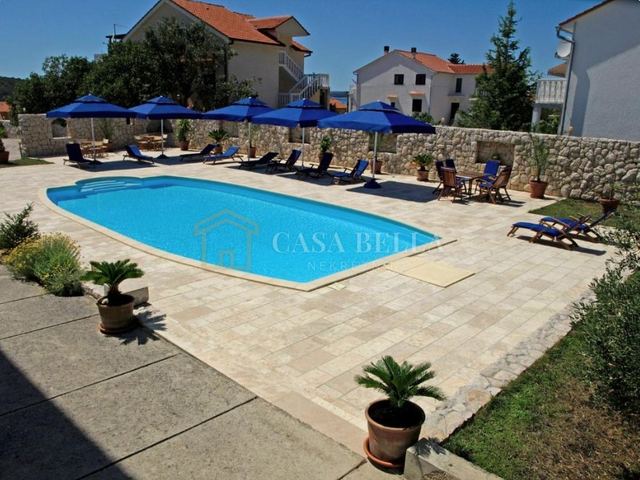 Wohnung u Rabu, 400m², slika 3