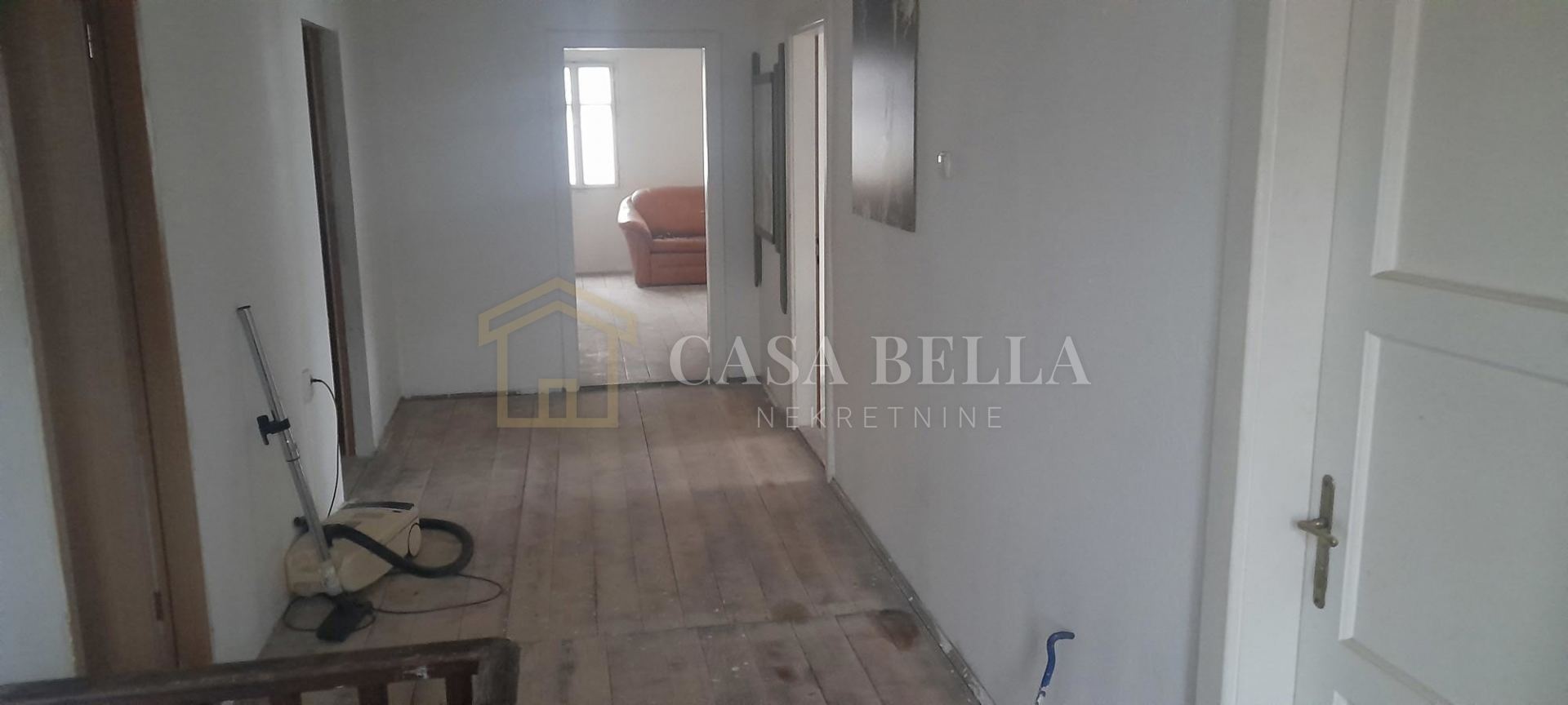 Appartamento u Delnicama, 85m², 5 soba