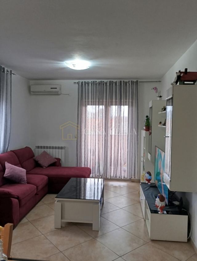 Wohnung u Jelenju, 80m², 2 sobe
