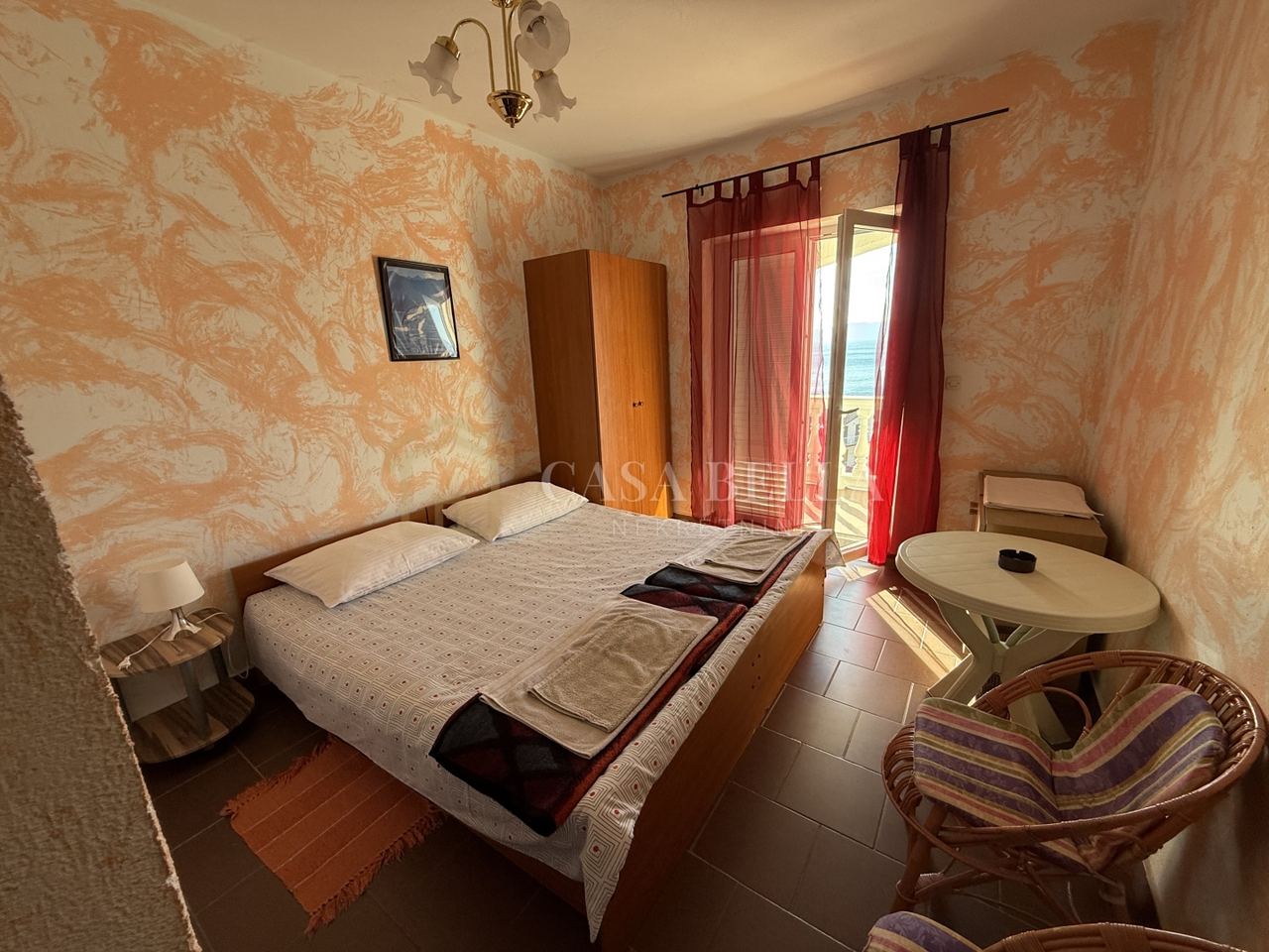 House u Novi Vinodolskiu, 473.98m², 17 soba, slika 3