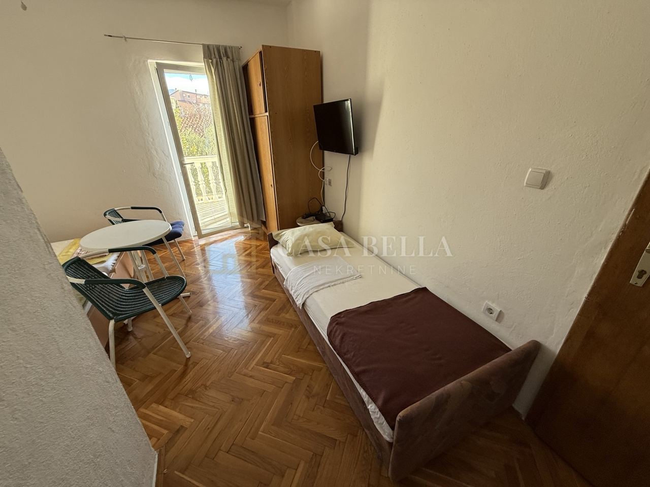 House u Novi Vinodolskiu, 473.98m², 17 soba, slika 4