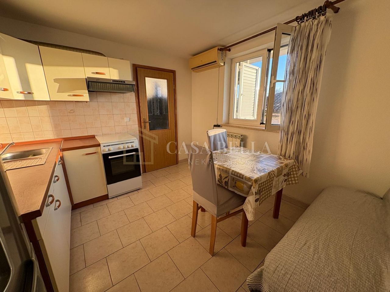 Apartment u Kostreni, 45m², 1 soba, slika 2