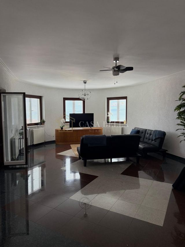 Stan u Opatiji, 180m², 4 sobe, slika 2