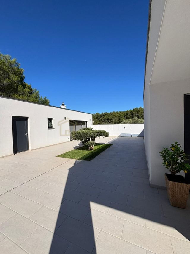 House u Puli, 256m², 4 sobe, slika 5