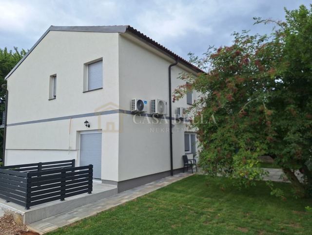 Kuća u Rijeci, 270m², 6 soba