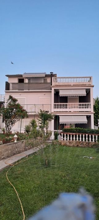 Kuća u Rabu, 165m², 6 soba