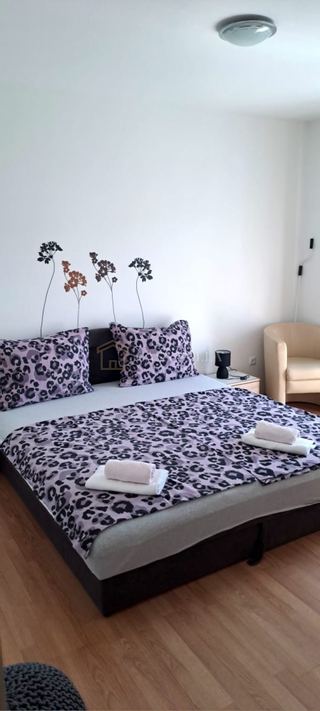House u Rabu, 165m², 6 soba, slika 2