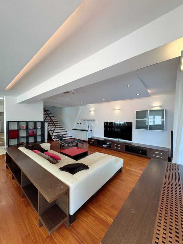 Wohnung u Zagrebu, 172m², 3 sobe