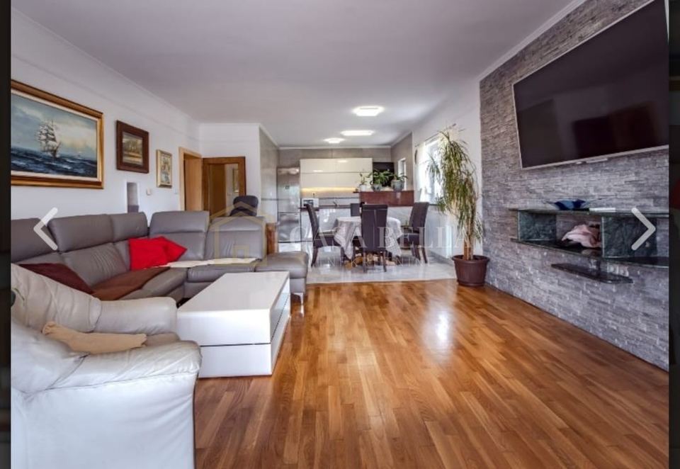 Wohnung u Rabu, 100m², 3 sobe