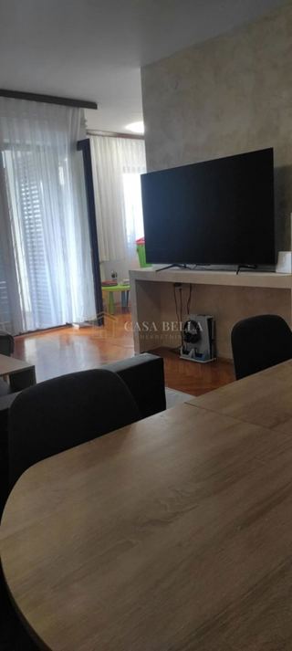 Apartment u Omišalju, 73m², 2 sobe