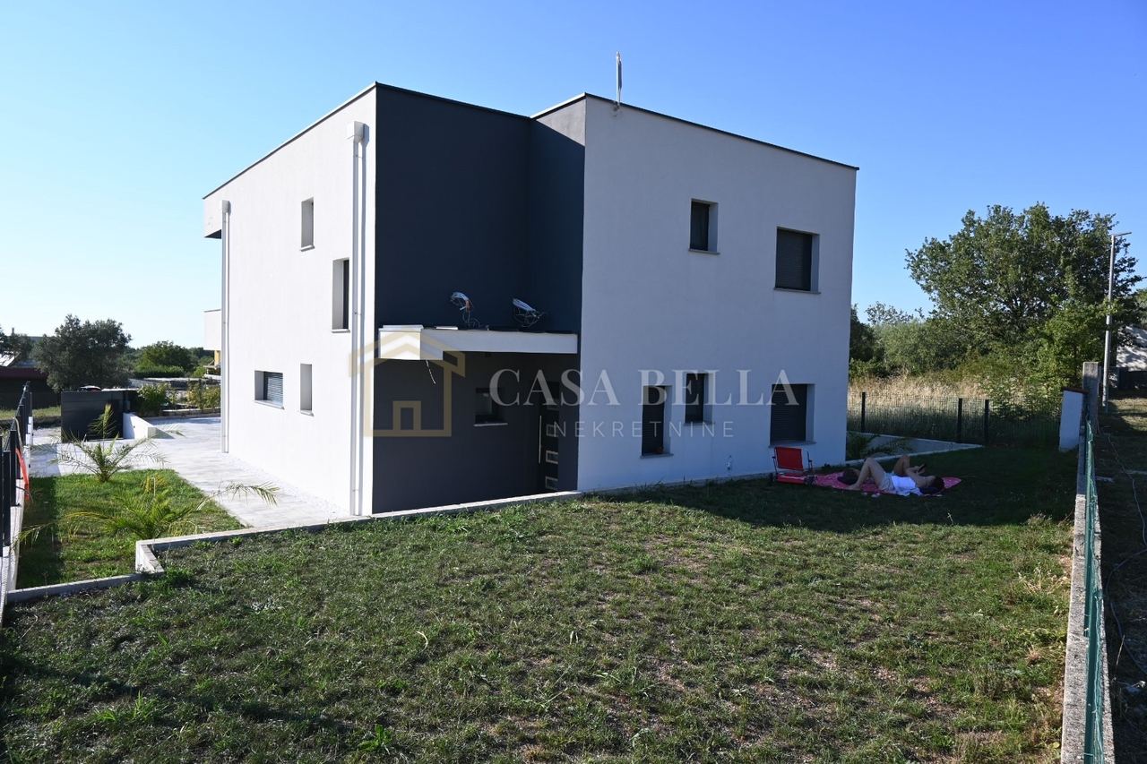 Kuća u Buju, 149m², 4 sobe