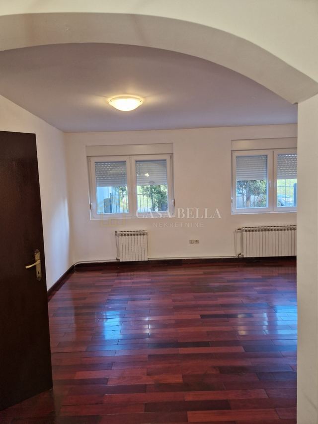 Haus u Zagrebu, 300m²