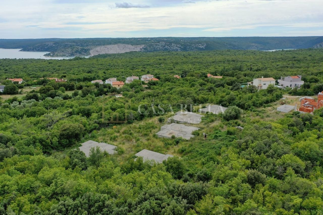 Grundstück u Labinu, 11000m²