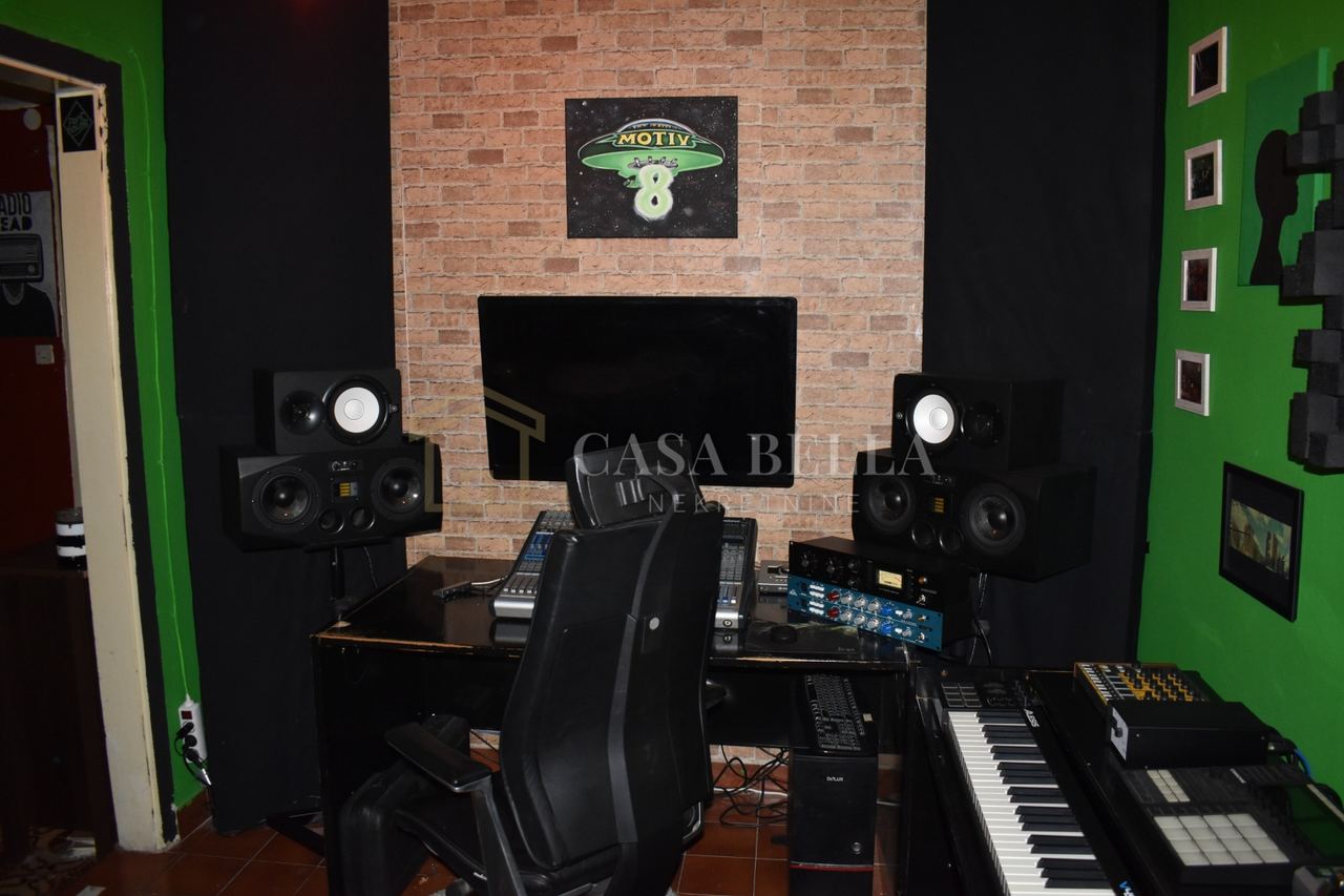 Commercial Space u Donji Gradu, 100m²