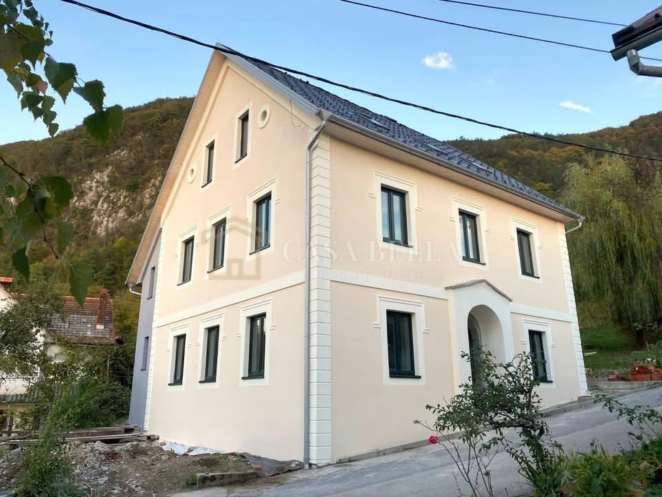 Haus u Brod Moravicama, 350m², slika 5