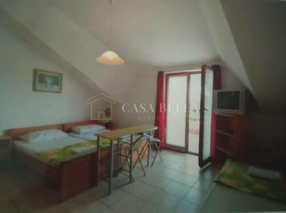 House u Dobrinju, 400m², 8 soba, slika 4