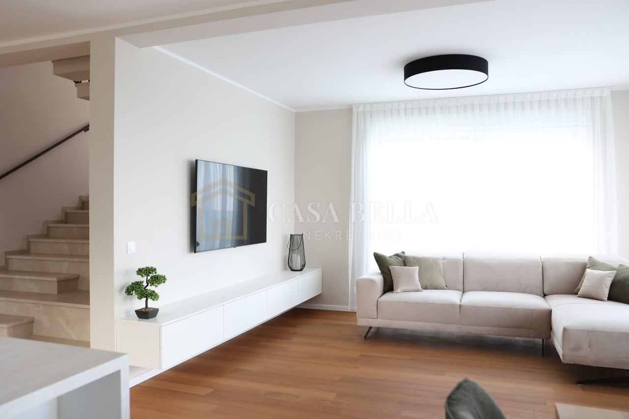 Kuća u Kraljevici, 184m², 5 soba