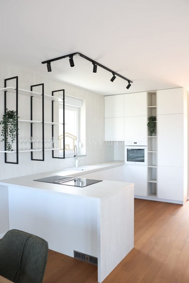 Haus u Kraljevici, 184m², 5 soba, slika 2