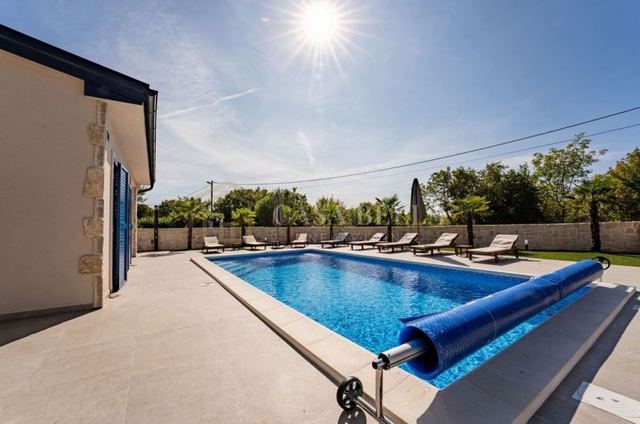Casa u Dobrinju, 185m², slika 4