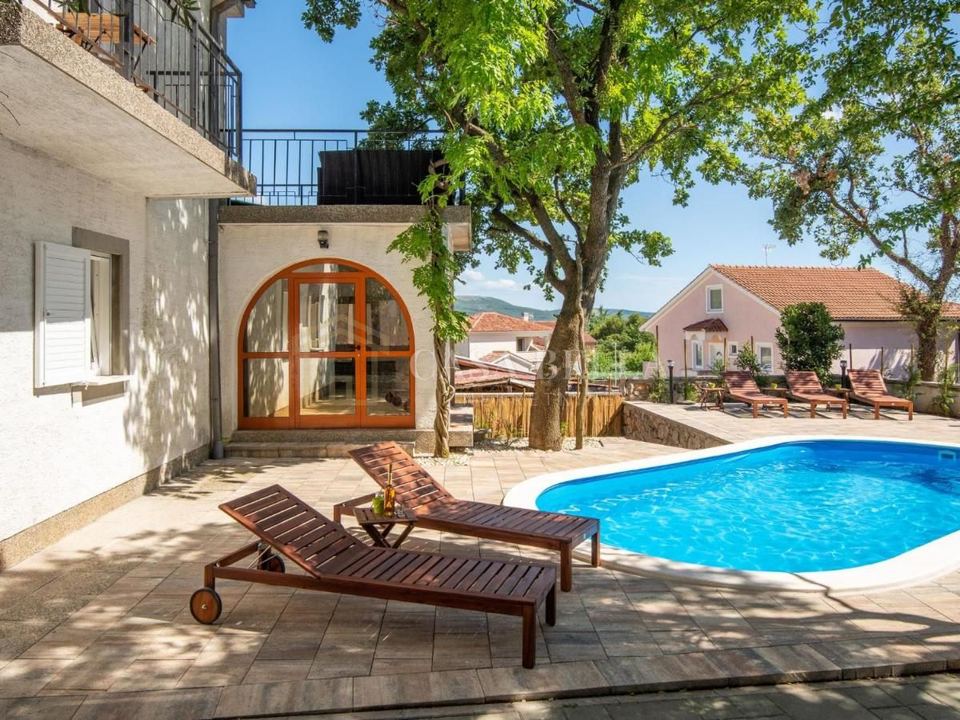 Casa u Krku, 250m², 8 soba