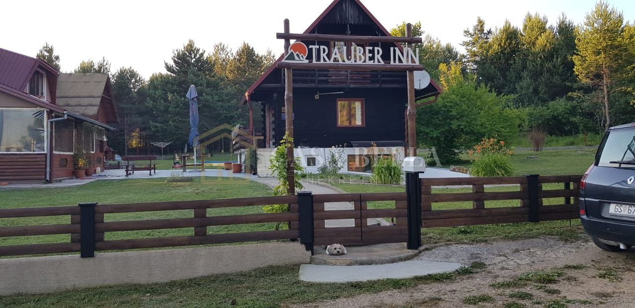 Kuća u Plitvičkoj Jezeri, 300m², 4 sobe