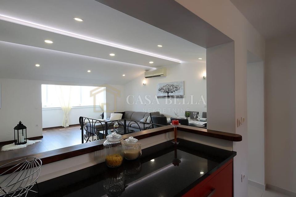 Stan u Opatiji, 66.58m², 1 soba, slika 2