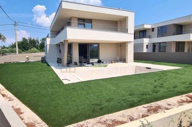 House u Dobrinju, 199m², 3 sobe, slika 2