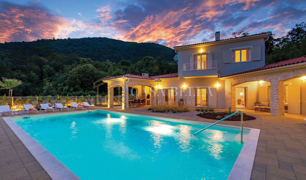 Casa u Opatiji, 400m², 5 soba, slika 2