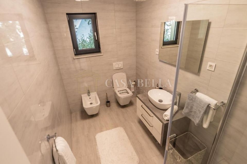 Casa u Opatiji, 250m², slika 3