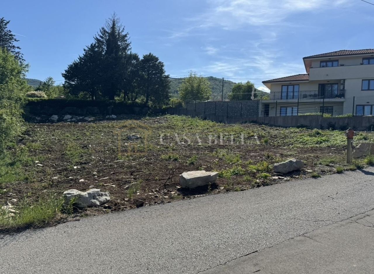 Terreno u Matuljiu, 809m²