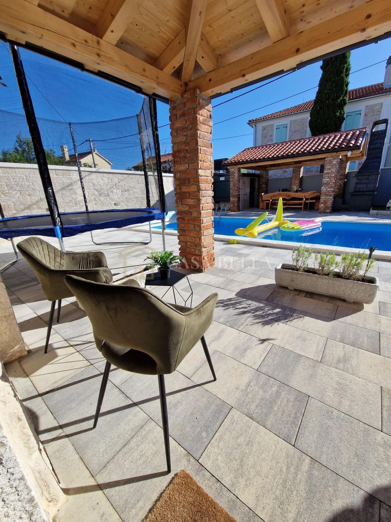 House u Dobrinju, 135m², 3 sobe, slika 2