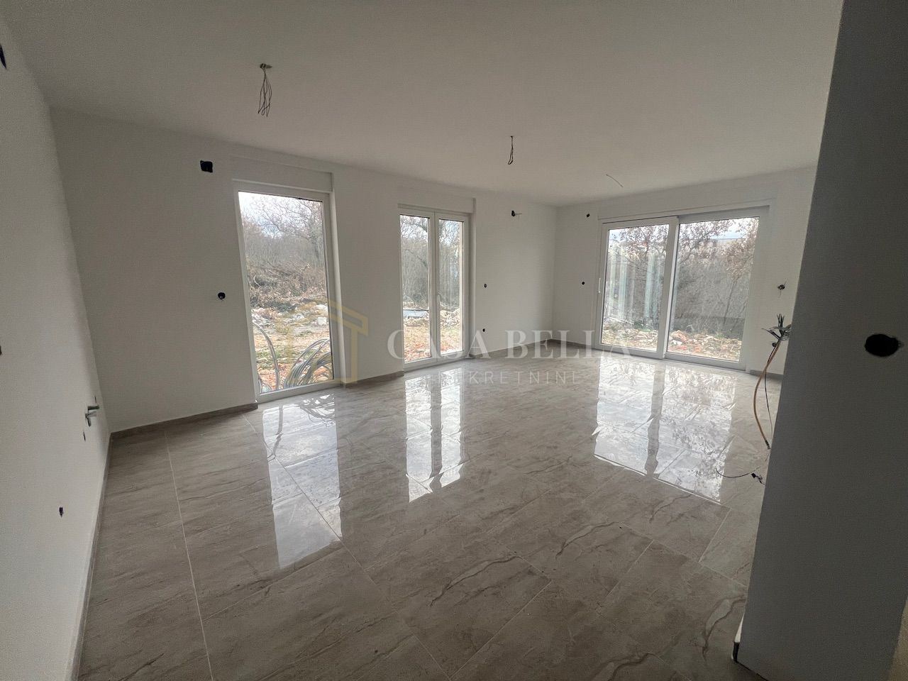 Apartment u Omišalju, 90m², 2 sobe