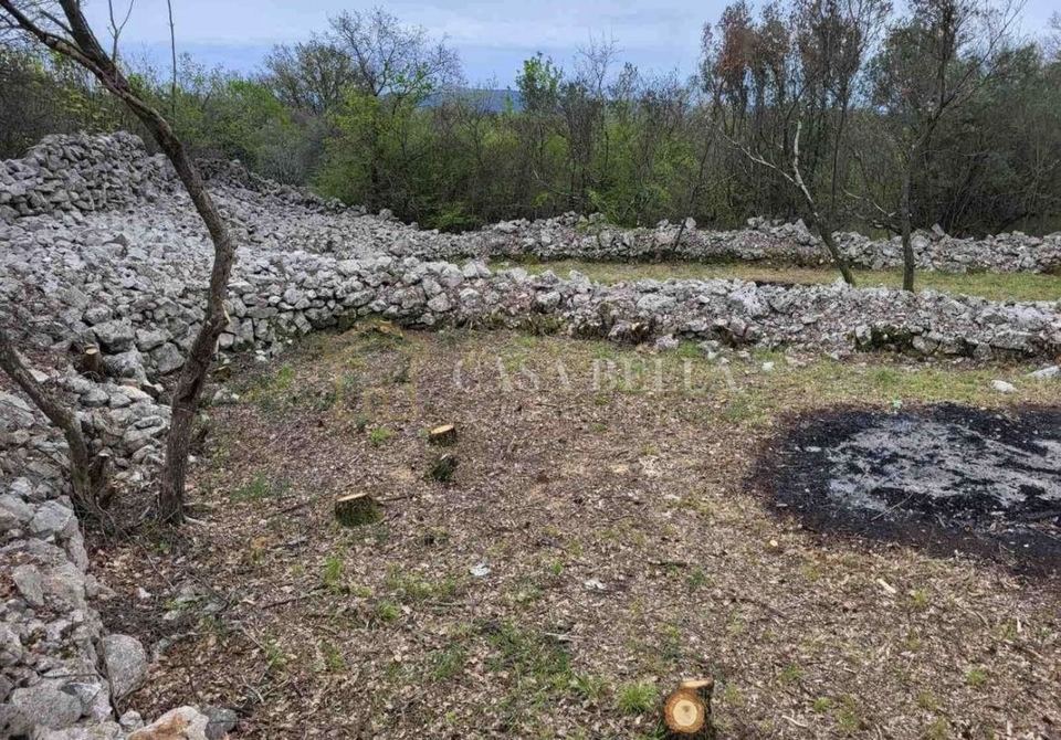 Zemljište u Vrbniku, 870m², slika 2