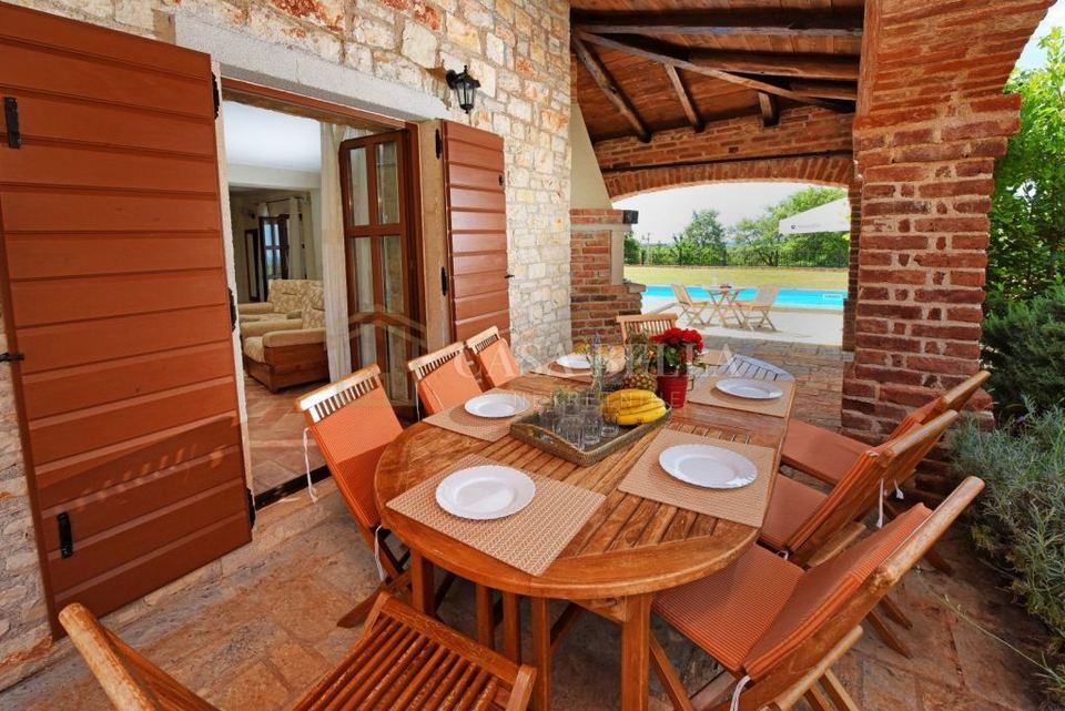 Kuća u Sveti Lovreču, 246m², 4 sobe, slika 4