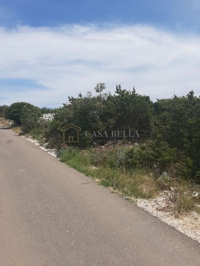 Grundstück u Novalji, 2742m², slika 2