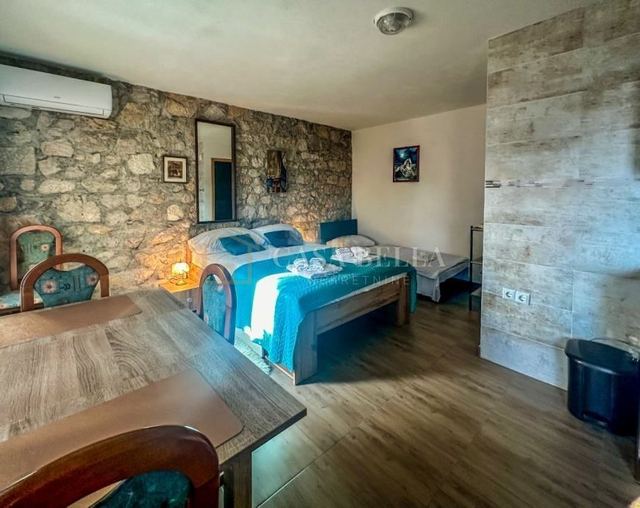 Casa u Vinodolskoj općini, 48m², 2 sobe