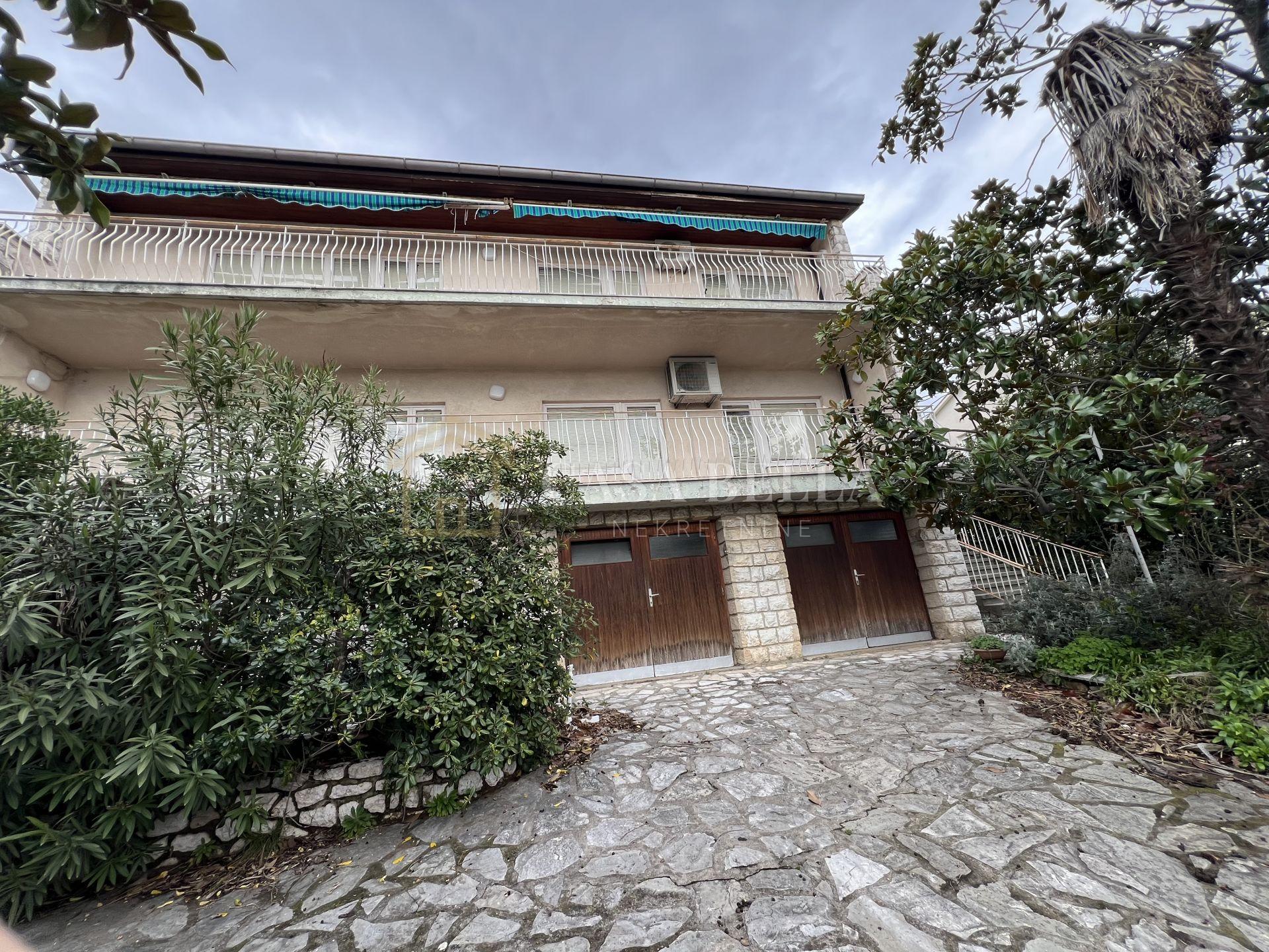 House u Crikvenici, 300m², 6 soba, slika 4