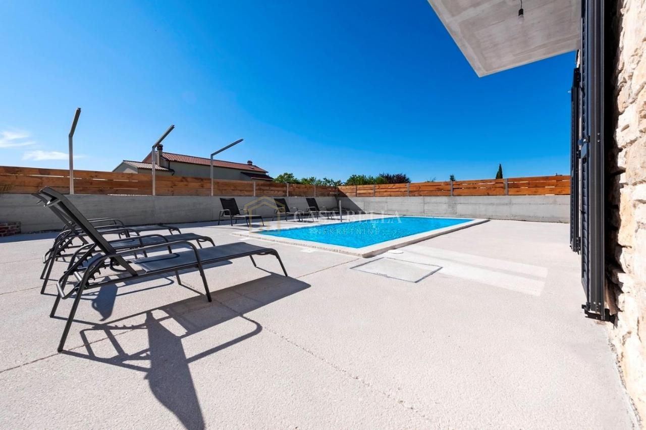 Kuća u Kanfanaru, 240m², 3 sobe, slika 3