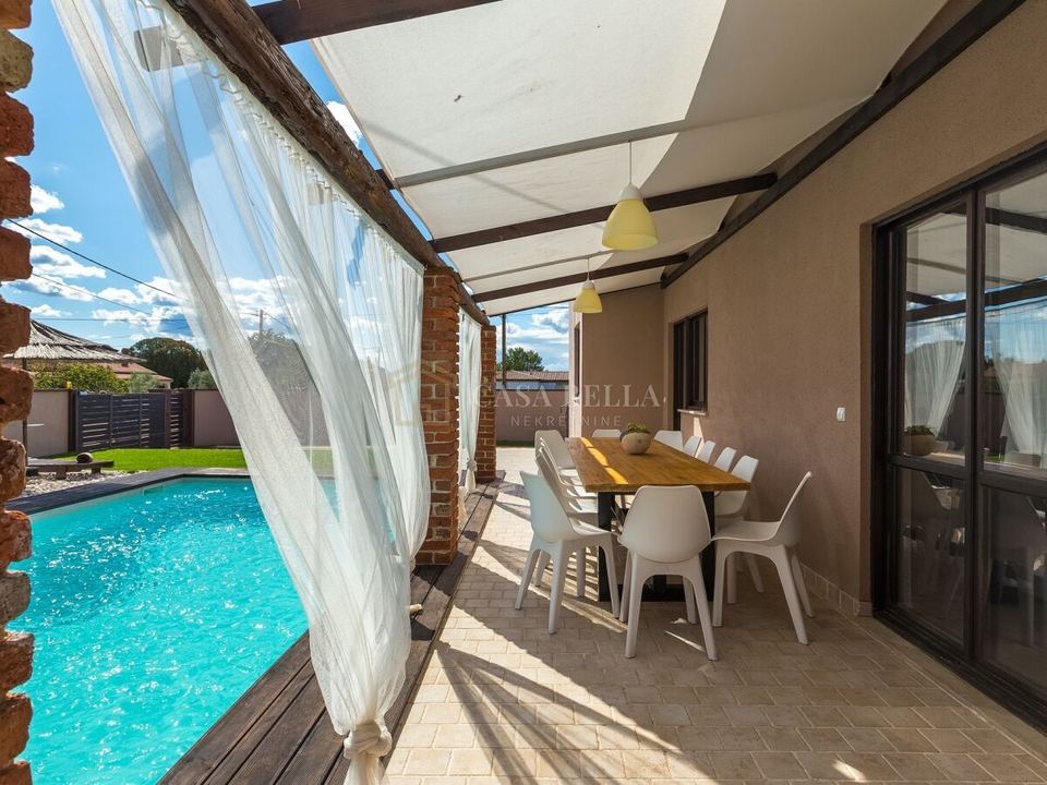 House u Barbanu, 250m², 6 soba, slika 2
