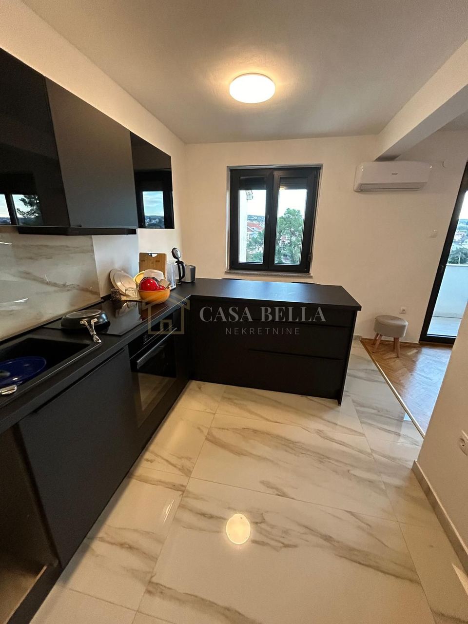 Wohnung u Malinskoj – Dubašnici, 315000m², 3 sobe