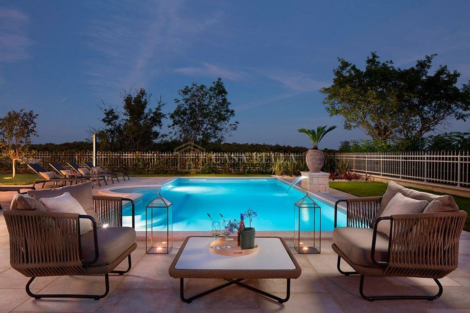 Kuća u Kanfanaru, 353m², 4 sobe, slika 2