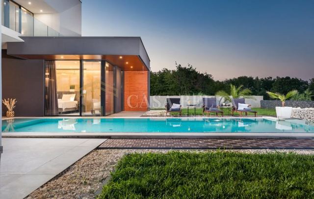 House u Ližnjanu, 497.52m², 4 sobe, slika 2