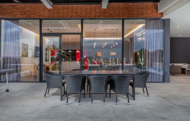 House u Ližnjanu, 497.52m², 4 sobe, slika 4