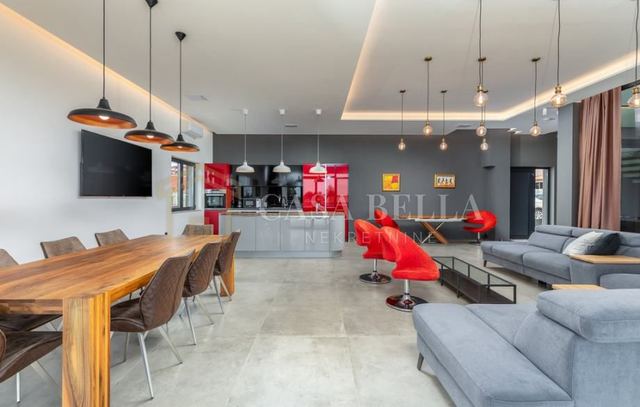 House u Ližnjanu, 497.52m², 4 sobe, slika 5