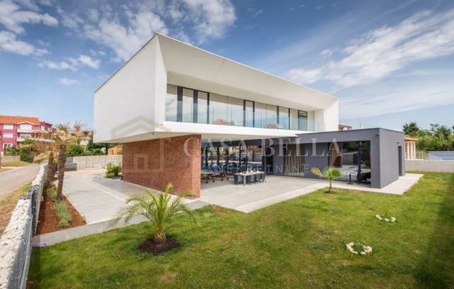 House u Ližnjanu, 504.57m², 4 sobe, slika 3