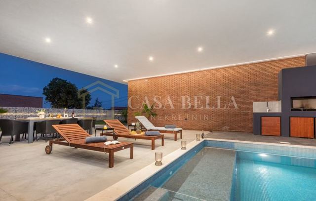 House u Ližnjanu, 504.57m², 4 sobe, slika 5